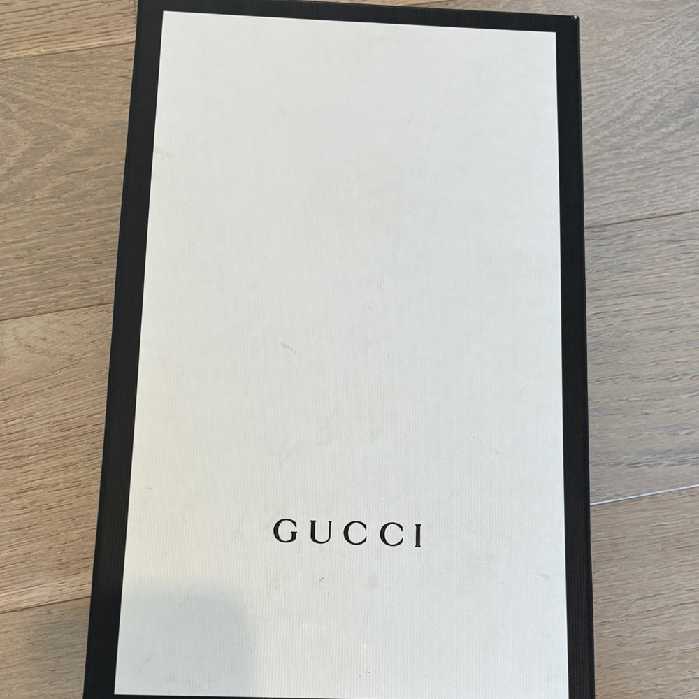 Gucci ACE Women's White Sneakers with Red and Green Details - Picture 8 of 11